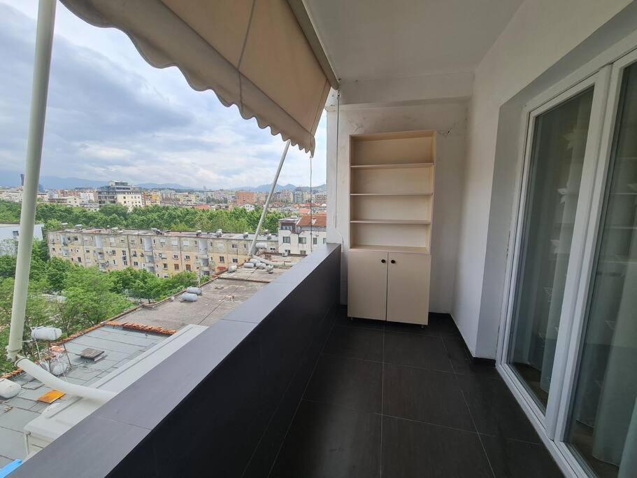 2E Apartment Myslym Shyri Tirana Eksteriør billede