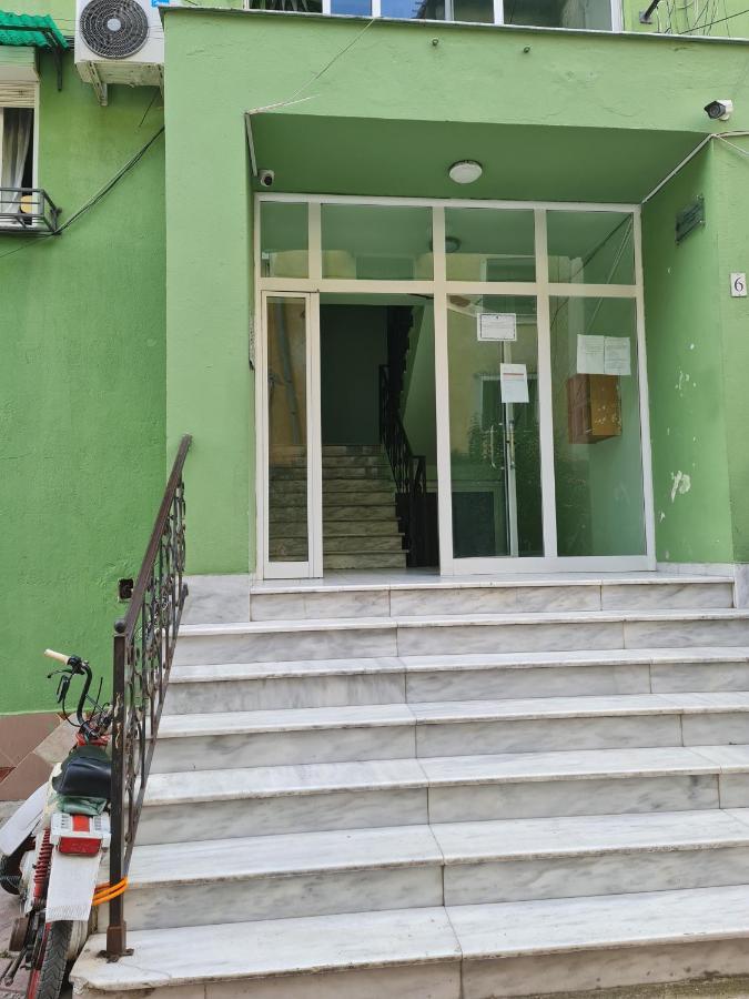 2E Apartment Myslym Shyri Tirana Eksteriør billede
