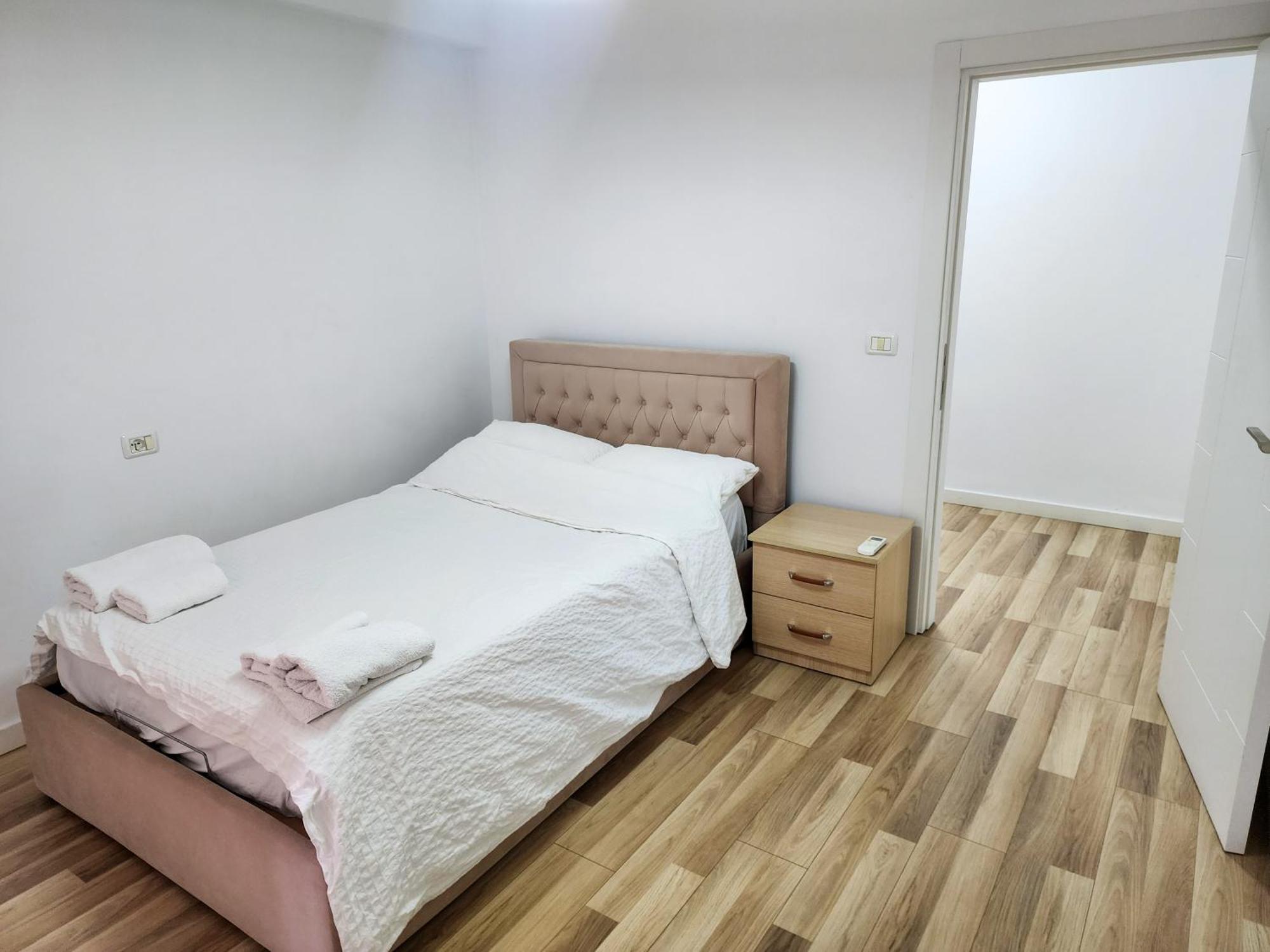 2E Apartment Myslym Shyri Tirana Eksteriør billede